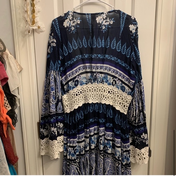 Gorgeous “Raga” Free People Luisa Kimono - Picture 5 of 5